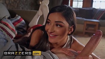 Gençler Büyük Seviyor – (emily Willis, Danny D) – Pratik Mükemmel Sürtük Yapar – Brazzers