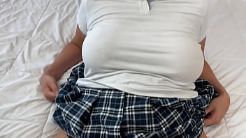 Öfkeli üvey Baba Tembel üvey Kızını Okuldan Sonra Sertçe Beceriyor.