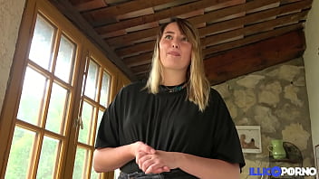 Davina, şu Fettan Orospu, Yağmur Altında Götten Sikilmeye Bayılıyor.