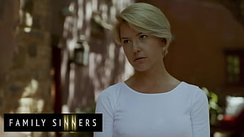 Sıcak Sarışın Milf (kit Mercer) Üvey Oğlu Van Wylde’ı Yalayıp Sikiyor – Aile Günahları