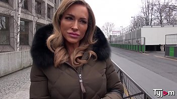 Şahane Milf Aubrey Black Fransız Bir Adamla Ateşli Bir şekilde Sevişiyor