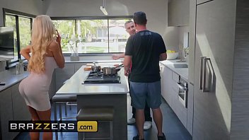 Gerçek Karı Hikayeleri – (courtney Taylor, Keiran Lee) – Courtney’nin Ustaca Yardım Eli – Brazzers