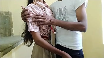 Hintli Köylü öğrenci Okul Sevgilisiyle Ateşli Bir Gece Geçiriyor 18+