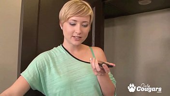Yaramaz Nora Skyy Üvey Babasının Koca Siyah Sikini Sürüyor