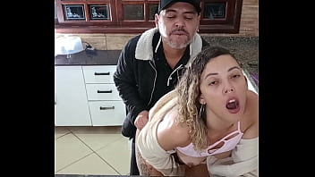 Üvey Babam Beni şaşırtmayı çok Seviyor, Her Seferinde Daha Da Azgınlaşıyorum.