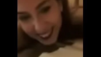 Türk Kızı Periscope’da çıplak Dans Edip Memelerini Sergiliyor