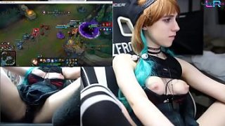 Genç Kız Ohmibod 2 Ile League Of Legends Oynarken Zevkten Dört Köşe Oluyor