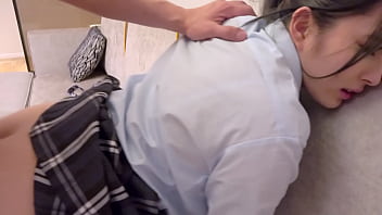Sakince Duran O Koca Memeleriyle Liseli Kızın Yumuşacık Teninde Kaybolup Gideceğin, Okul çıkışı Yaptığın Randevuda O Masum Amcığına Boşaldığın Anlar