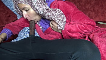 Bir Türk Fahişesi Onun Koca Siyah Sikini Görünce Aklı Başından Gitti.