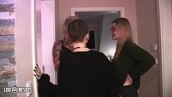 Üçlü Lezbiyen Seks Şöleni: Lou Nesbit Ve Lia Louise’nin Ateşli Macerası