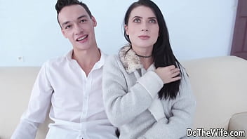 Küçük Karım Nicole Black, Kocasının Gözü Önünde Sikişmeye Bayılıyor