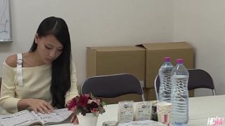 Japon Fahişe Ren Azumi’nin Iki Sikişle Doyumsuz Zevk çılgınlığı